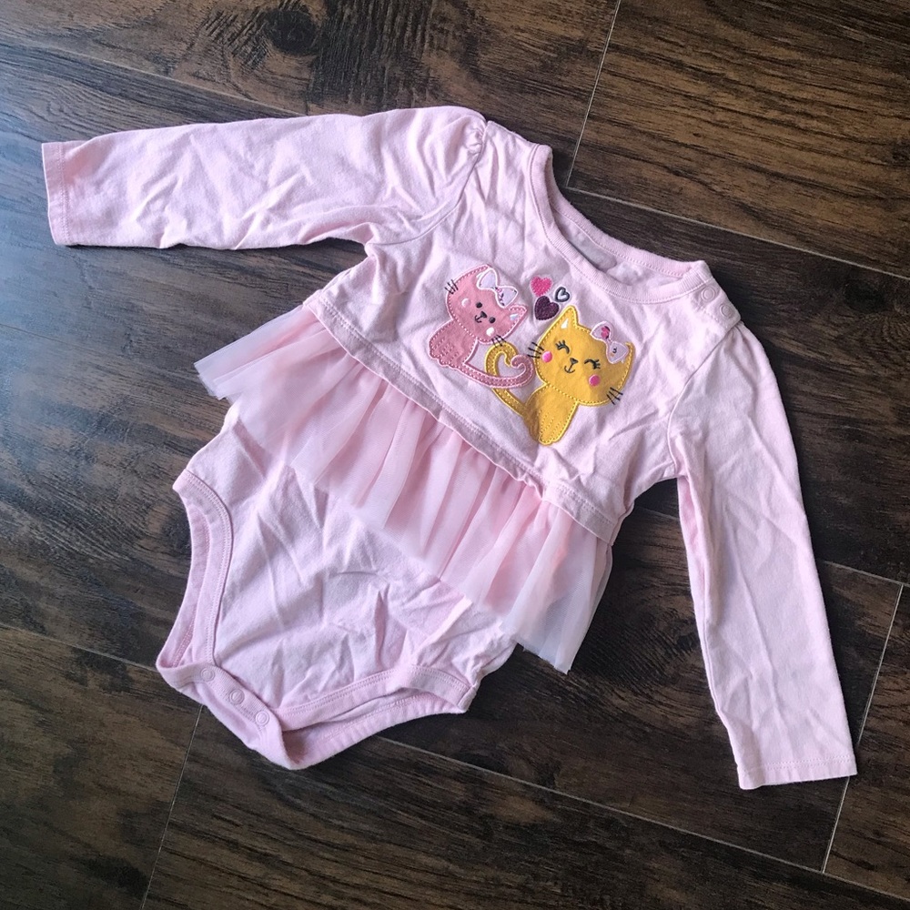 5/$15 🌷 24mo Kitties Onesie
